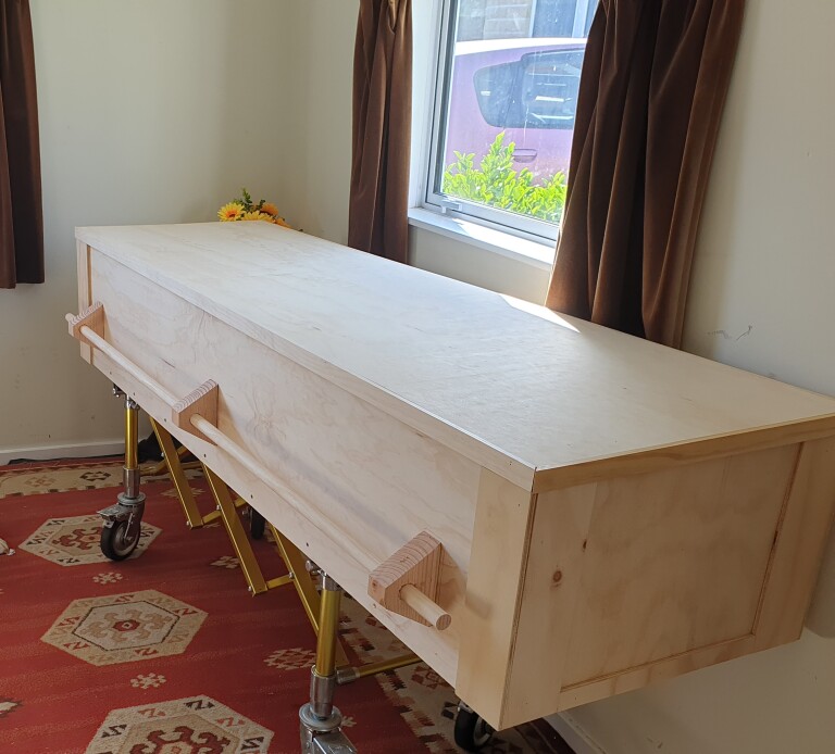 Low cost burial coffin